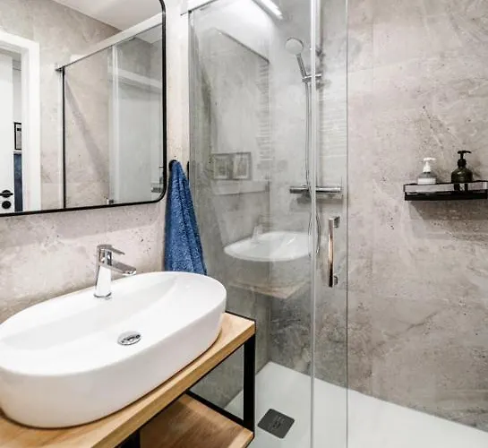 Plac Wolnosci 6 Bond Poznań