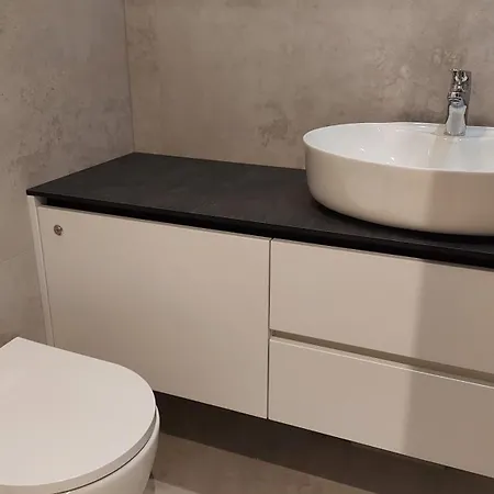 Plac Wolnosci 6 Bond מלון דירות 3*