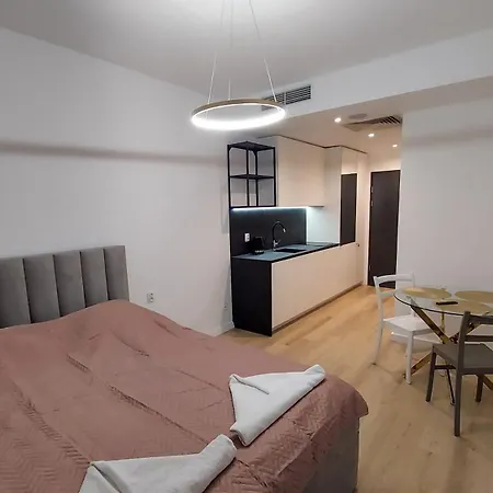 Plac Wolności 6 Bond Hotel apartamentowy 3*