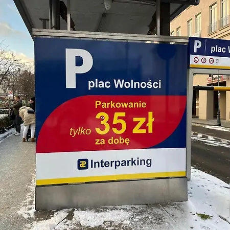 Plac Wolności 6 Bond Hotel apartamentowy