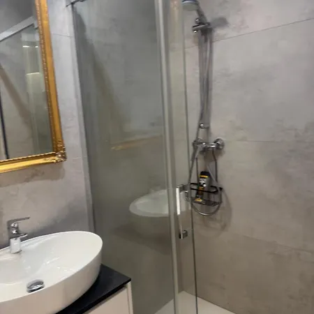 Plac Wolnosci 6 Bond Poznan