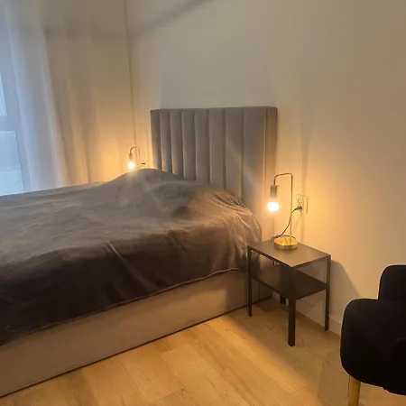 Plac Wolnosci 6 Bond Apartmanhotel