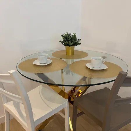 Plac Wolności 6 Bond 3* Poznań