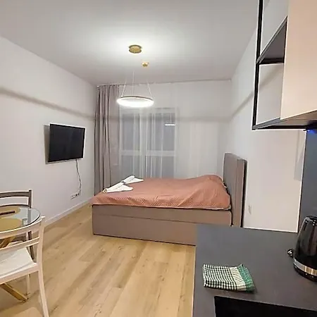 Plac Wolnosci 6 Bond 3*