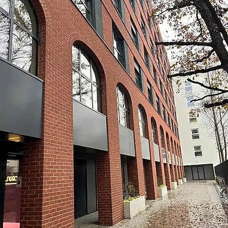 Plac Wolnosci 6 Bond