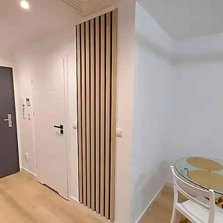 Plac Wolnosci 6 Bond 3*