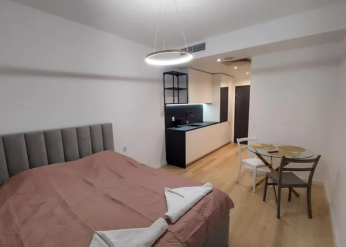 Plac Wolności 6 Bond Hotel apartamentowy 3*