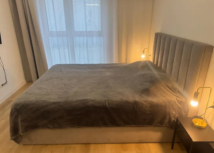 Plac Wolności 6 Bond